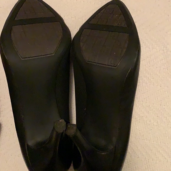 The Limited Black Shoes, Size 7.5 Medium - Picture 7 of 8